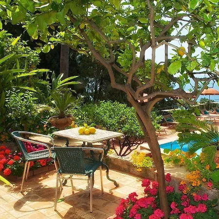 Belvedere Hotell 4*
